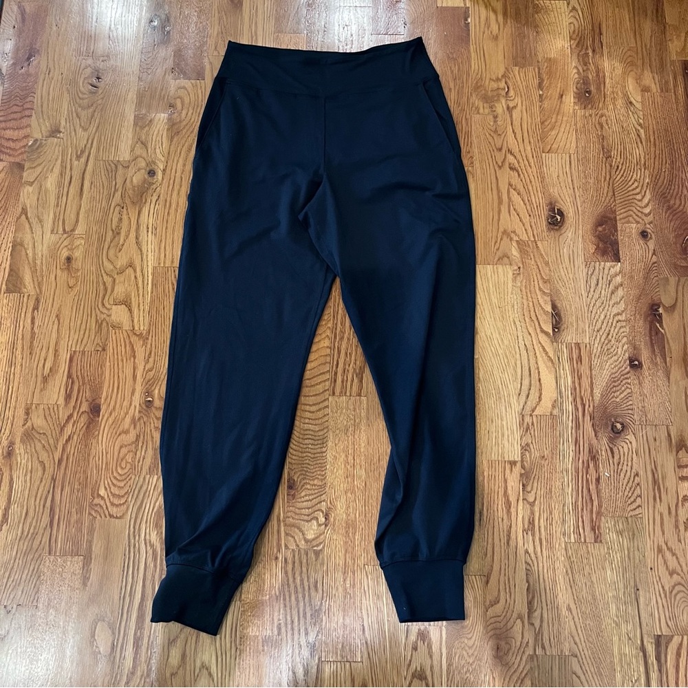 Outdoor Voices Black Jogger Size Small with Pockets